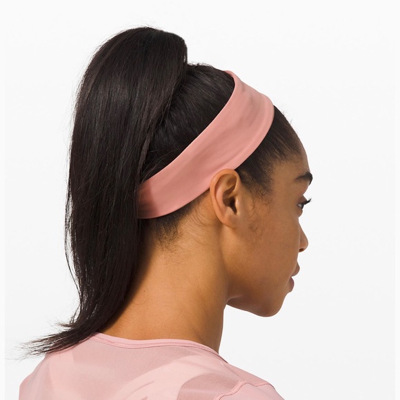💞 Lululemon Fly Away Tamer Headband SOLD - Picture 2 of 4